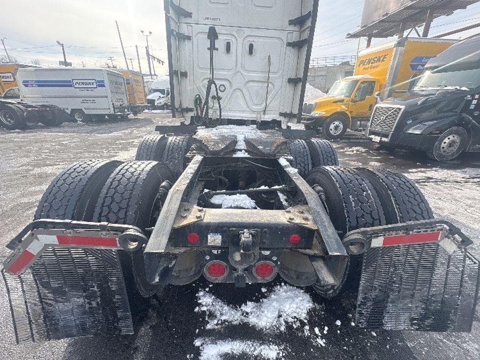 Sleeper Tractor-Heavy Duty Tractors-Freightliner-2023-T12664ST-North Bergen-NJ-627,849\n\t\tmiles-$ 58,250 - Image 6