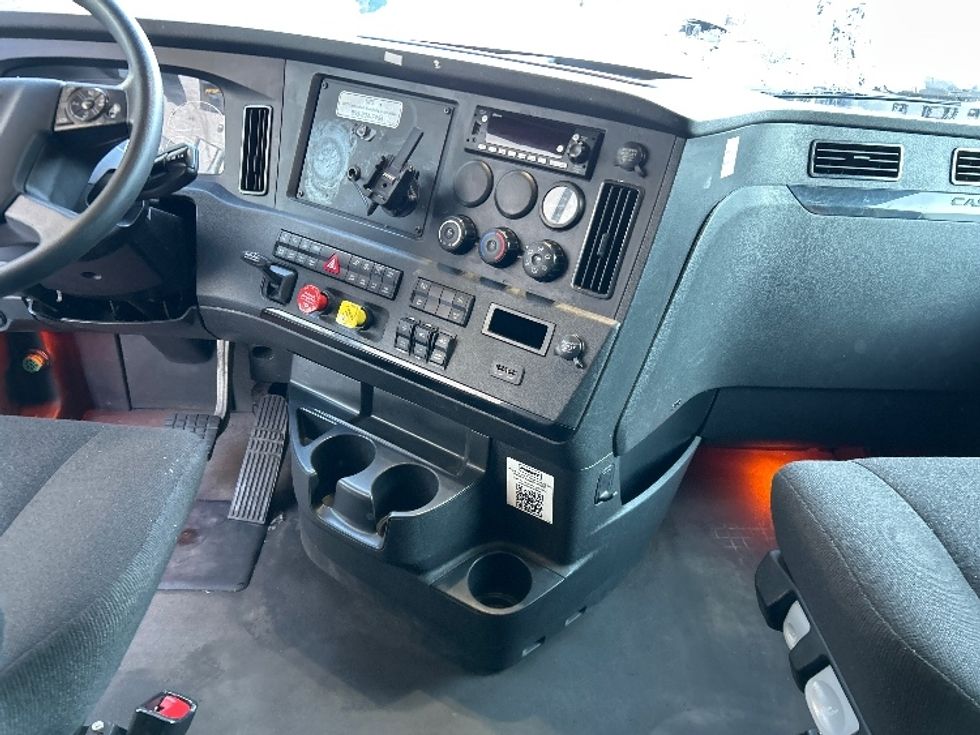 Sleeper Tractor-Heavy Duty Tractors-Freightliner-2023-T12664ST-North Bergen-NJ-630,860\n\t\tmiles-$ 58,000 - Image 12