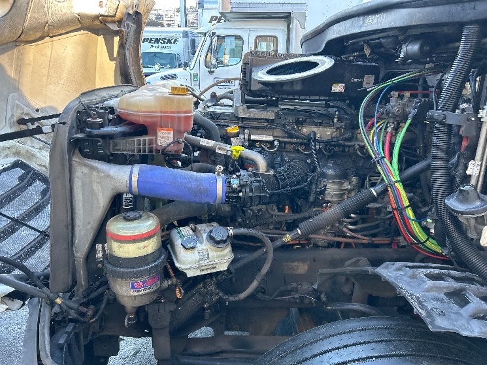 Sleeper Tractor-Heavy Duty Tractors-Freightliner-2023-T12664ST-North Bergen-NJ-630,860\n\t\tmiles-$ 58,000 - Image 21