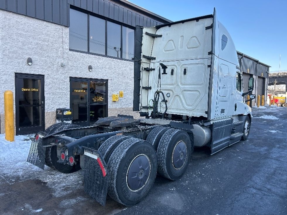 Sleeper Tractor-Heavy Duty Tractors-Freightliner-2023-T12664ST-North Bergen-NJ-630,860\n\t\tmiles-$ 58,000 - Image 7