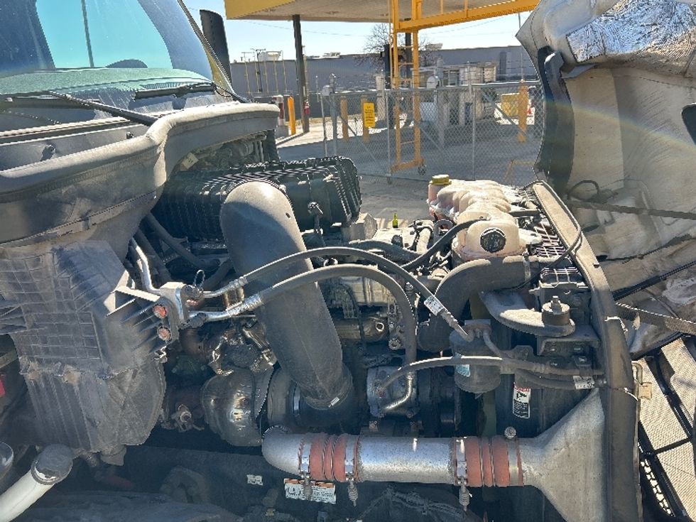 Sleeper Tractor-Heavy Duty Tractors-Freightliner-2023-T12664ST-Oklahoma City-OK-677,049\n\t\tmiles-$ 59,250 - Image 20