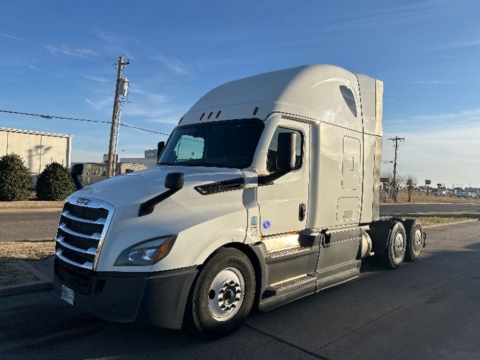 Sleeper Tractor-Heavy Duty Tractors-Freightliner-2023-T12664ST-Oklahoma City-OK-734,957\n\t\tmiles-$ 53,000 - Image 3