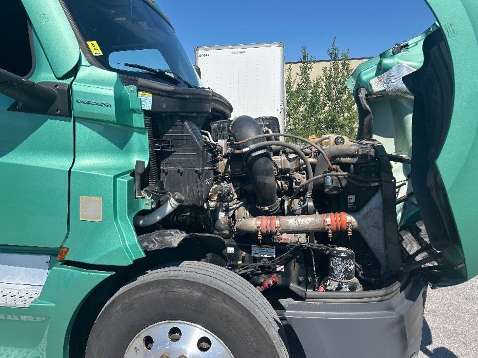 Sleeper Tractor-Heavy Duty Tractors-Freightliner-2023-T12664ST-Ottawa-ON-1,072,406\n\t\tkm-$ 89,750 - Image 21