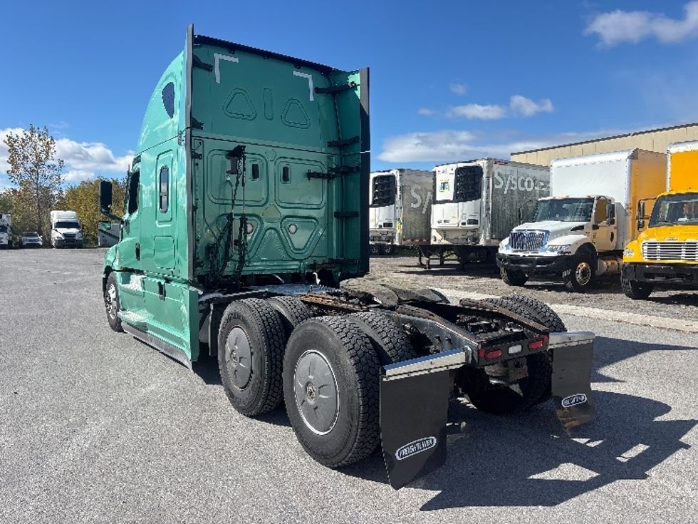 Sleeper Tractor-Heavy Duty Tractors-Freightliner-2023-T12664ST-Ottawa-ON-1,269,261\n\t\tkm-$ 74,250 - Image 5