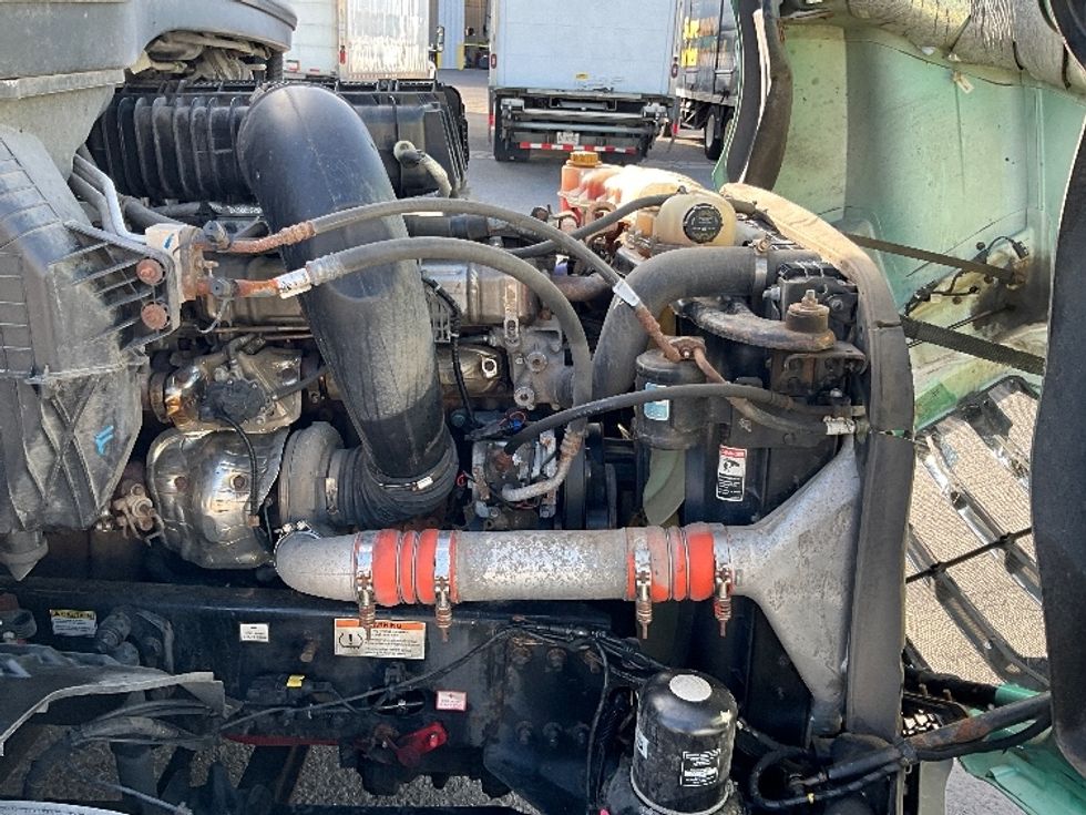 Sleeper Tractor-Heavy Duty Tractors-Freightliner-2023-T12664ST-Ottawa-ON-1,340,181\n\t\tkm-$ 68,250 - Image 20