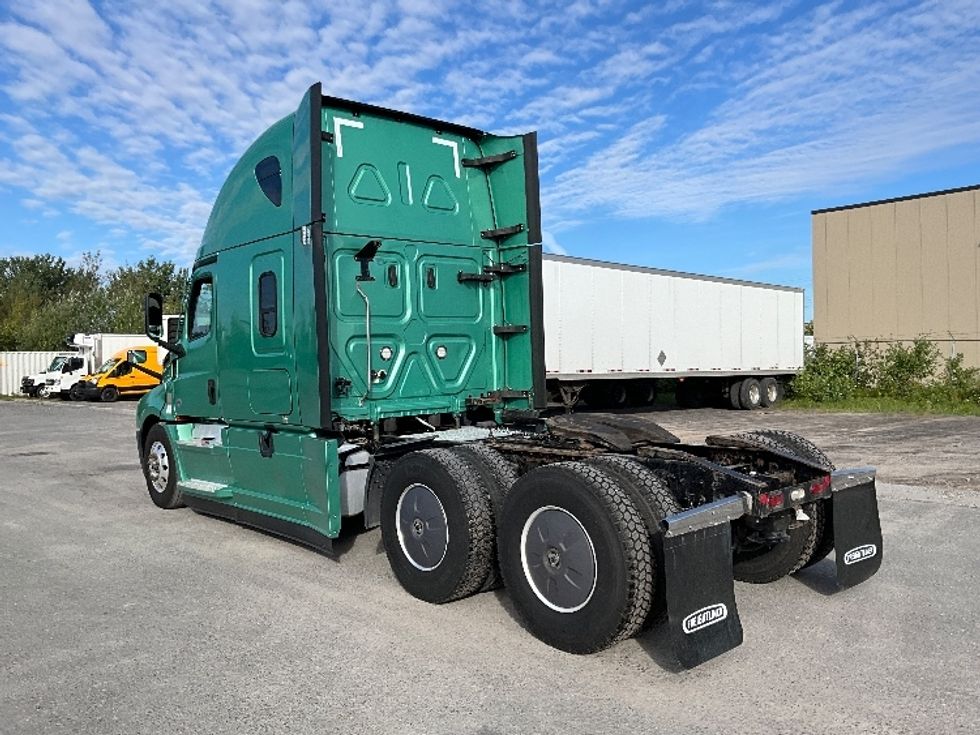 Sleeper Tractor-Heavy Duty Tractors-Freightliner-2023-T12664ST-Ottawa-ON-1,340,181\n\t\tkm-$ 68,250 - Image 5