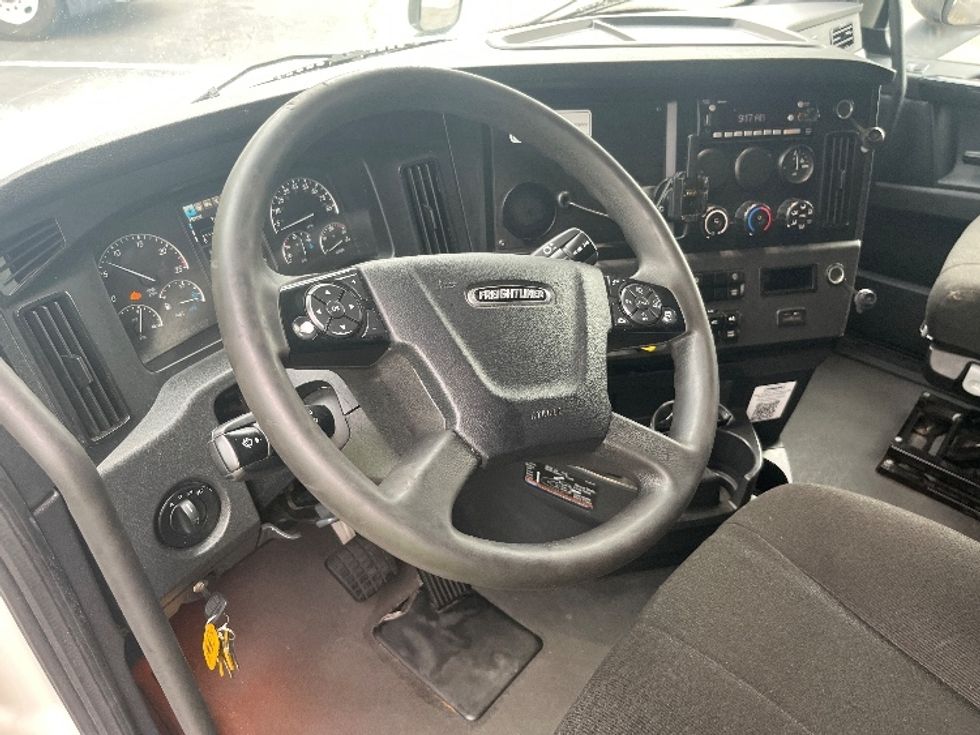 Sleeper Tractor-Heavy Duty Tractors-Freightliner-2023-T12664ST-Parsippany-NJ-812,124\n\t\tmiles-$ 52,000 - Image 10