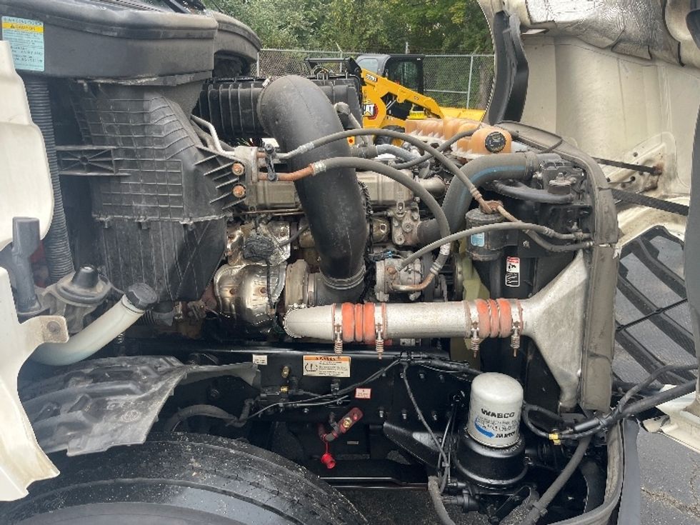Sleeper Tractor-Heavy Duty Tractors-Freightliner-2023-T12664ST-Parsippany-NJ-812,124\n\t\tmiles-$ 52,000 - Image 20