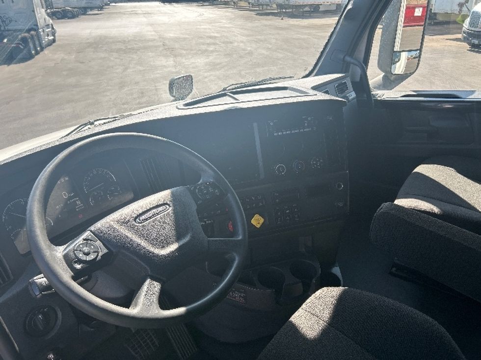 Sleeper Tractor-Heavy Duty Tractors-Freightliner-2023-T12664ST-Phoenix-AZ-374,829\n\t\tmiles-$ 101,000 - Image 10