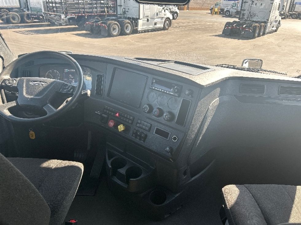 Sleeper Tractor-Heavy Duty Tractors-Freightliner-2023-T12664ST-Phoenix-AZ-374,829\n\t\tmiles-$ 101,000 - Image 12