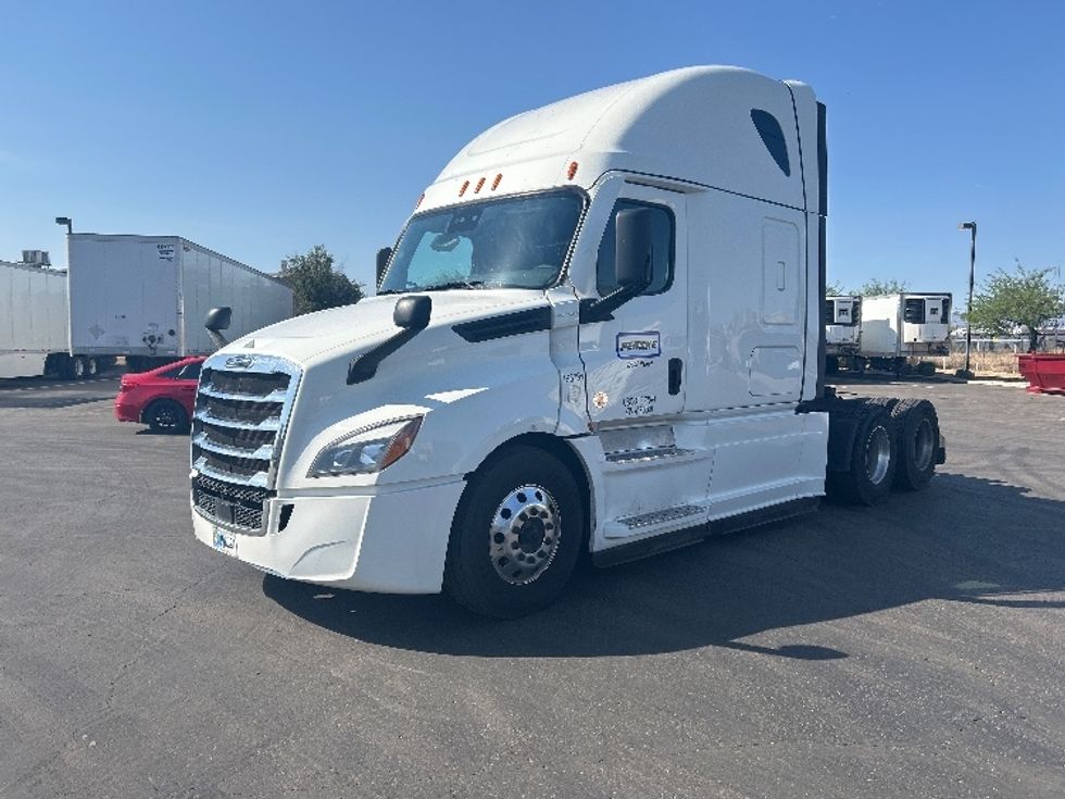 Sleeper Tractor-Heavy Duty Tractors-Freightliner-2023-T12664ST-Phoenix-AZ-374,829\n\t\tmiles-$ 101,000 - Image 3