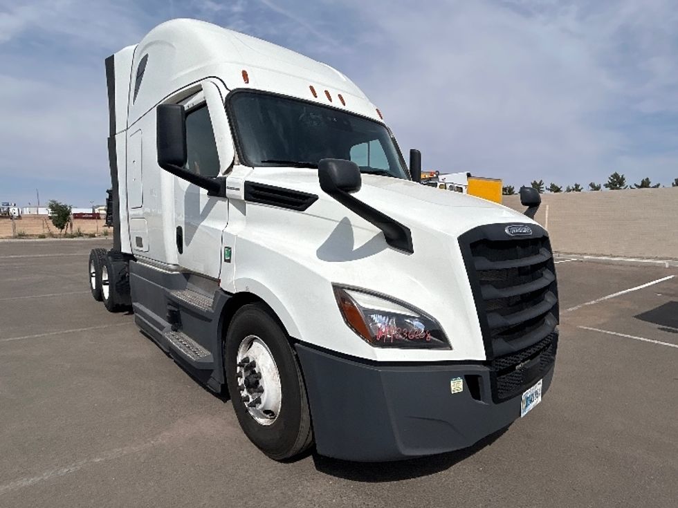 Sleeper Tractor-Heavy Duty Tractors-Freightliner-2023-T12664ST-Phoenix-AZ-585,145\n\t\tmiles-$ 70,000 - Image 1