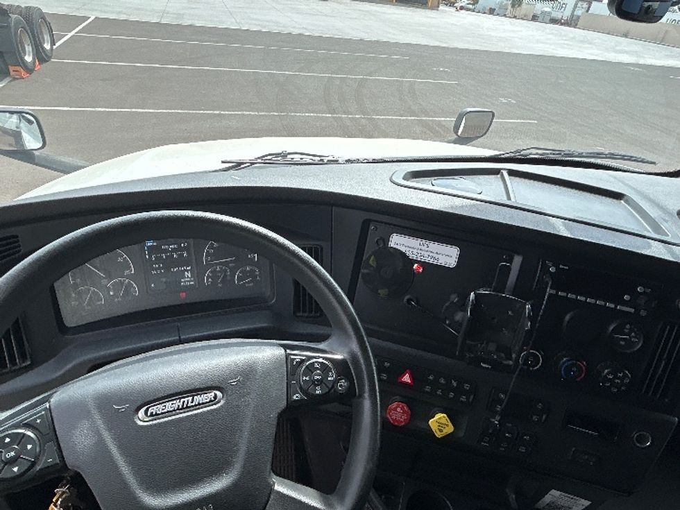 Sleeper Tractor-Heavy Duty Tractors-Freightliner-2023-T12664ST-Phoenix-AZ-585,145\n\t\tmiles-$ 70,000 - Image 11