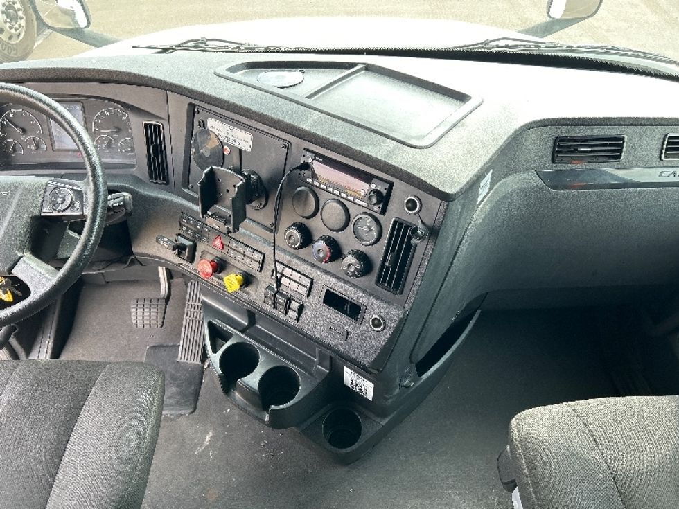 Sleeper Tractor-Heavy Duty Tractors-Freightliner-2023-T12664ST-Phoenix-AZ-585,145\n\t\tmiles-$ 70,000 - Image 12