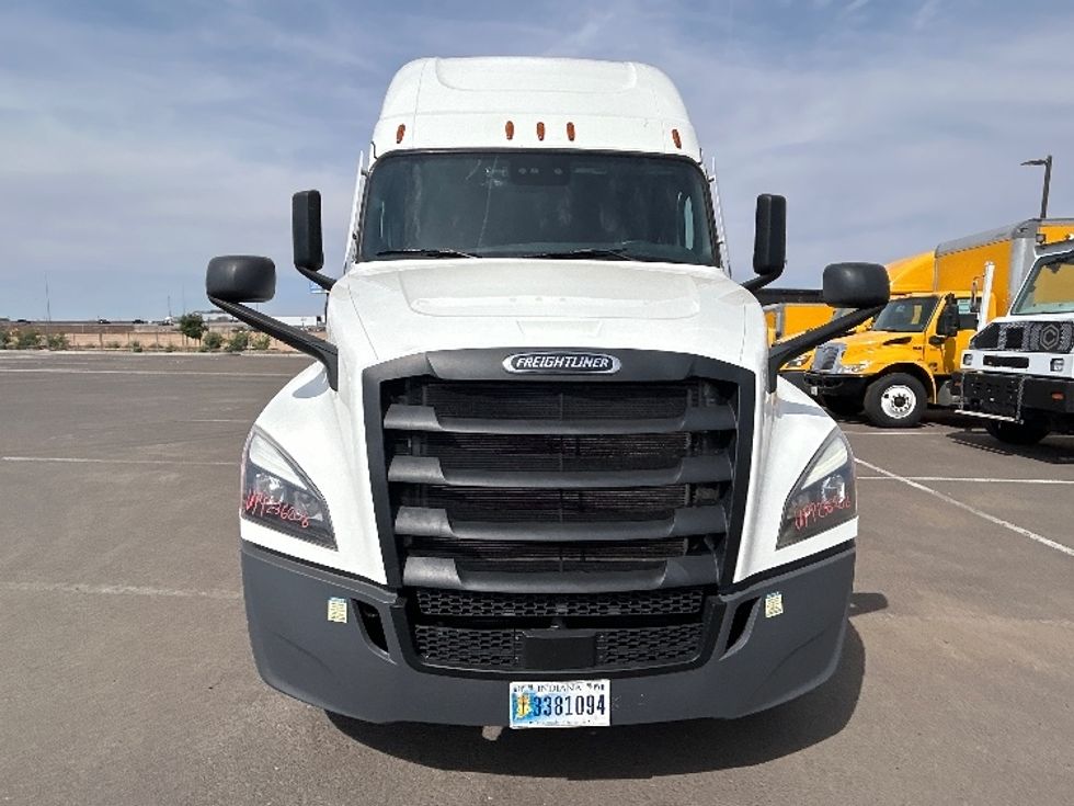 Sleeper Tractor-Heavy Duty Tractors-Freightliner-2023-T12664ST-Phoenix-AZ-585,145\n\t\tmiles-$ 70,000 - Image 2