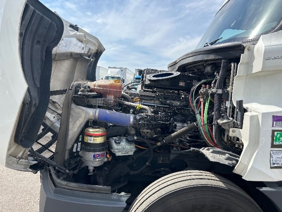 Sleeper Tractor-Heavy Duty Tractors-Freightliner-2023-T12664ST-Phoenix-AZ-585,145\n\t\tmiles-$ 70,000 - Image 21