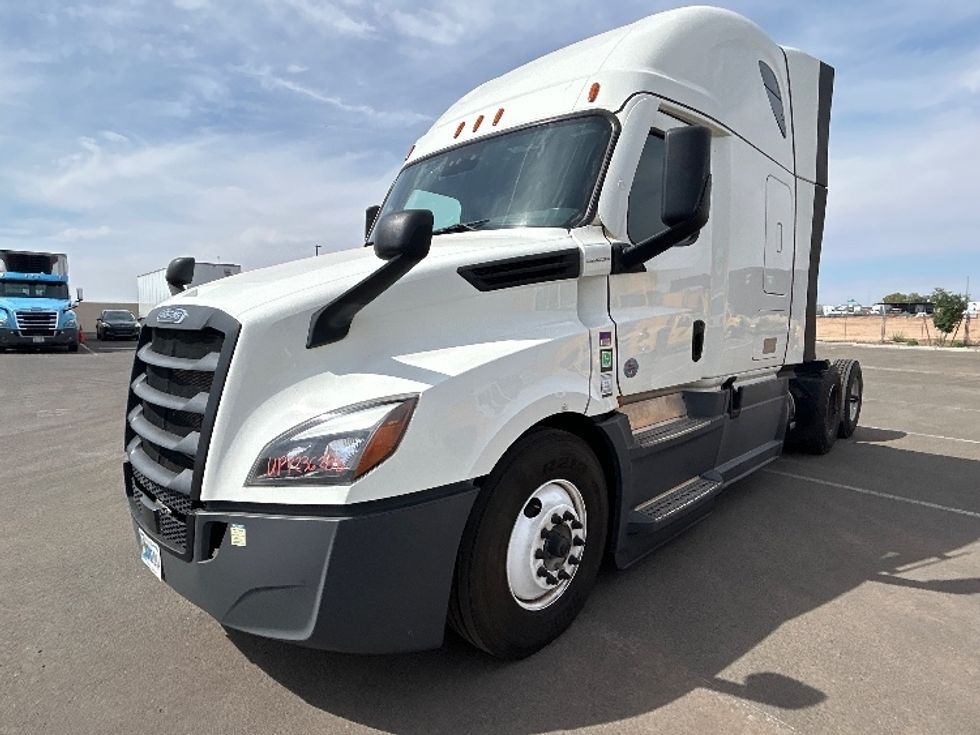 Sleeper Tractor-Heavy Duty Tractors-Freightliner-2023-T12664ST-Phoenix-AZ-585,145\n\t\tmiles-$ 70,000 - Image 3