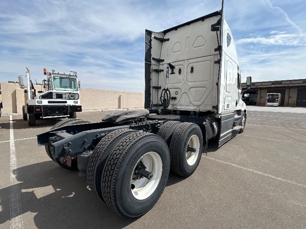 Sleeper Tractor-Heavy Duty Tractors-Freightliner-2023-T12664ST-Phoenix-AZ-585,145\n\t\tmiles-$ 70,000 - Image 7