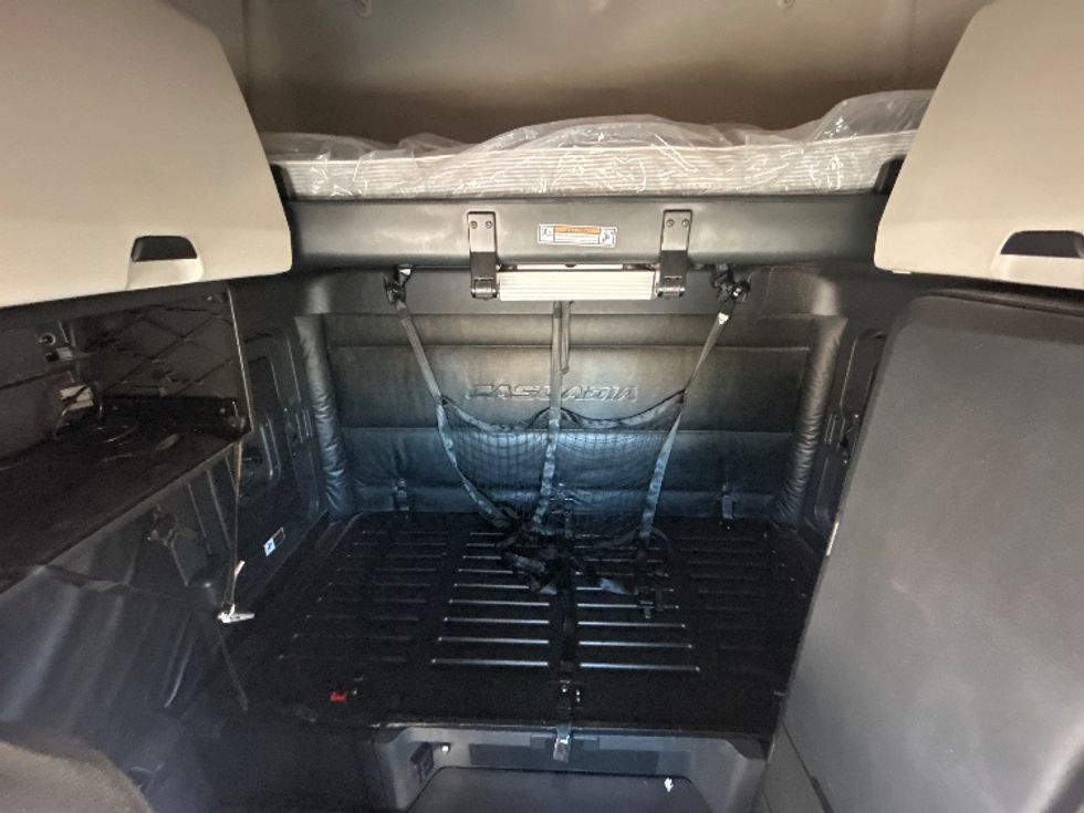 Sleeper Tractor-Heavy Duty Tractors-Freightliner-2023-T12664ST-Phoenix-AZ-647,490\n\t\tmiles-$ 62,250 - Image 16