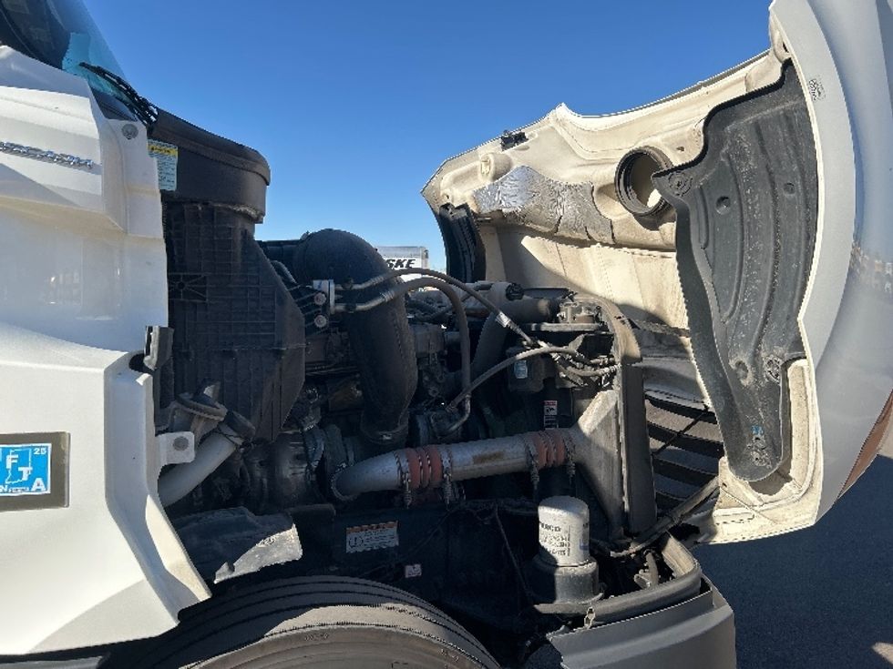 Sleeper Tractor-Heavy Duty Tractors-Freightliner-2023-T12664ST-Phoenix-AZ-647,490\n\t\tmiles-$ 62,250 - Image 20