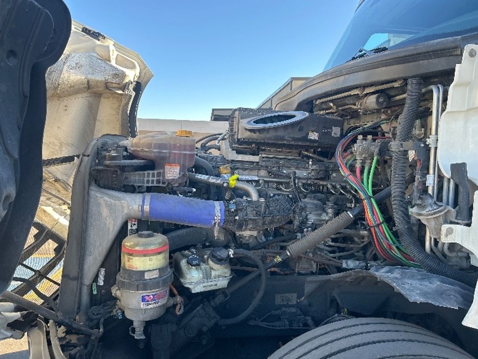 Sleeper Tractor-Heavy Duty Tractors-Freightliner-2023-T12664ST-Phoenix-AZ-647,490\n\t\tmiles-$ 62,250 - Image 21