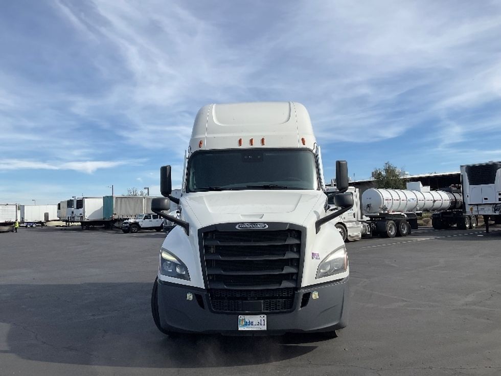 Sleeper Tractor-Heavy Duty Tractors-Freightliner-2023-T12664ST-Phoenix-AZ-658,219\n\t\tmiles-$ 61,000 - Image 2