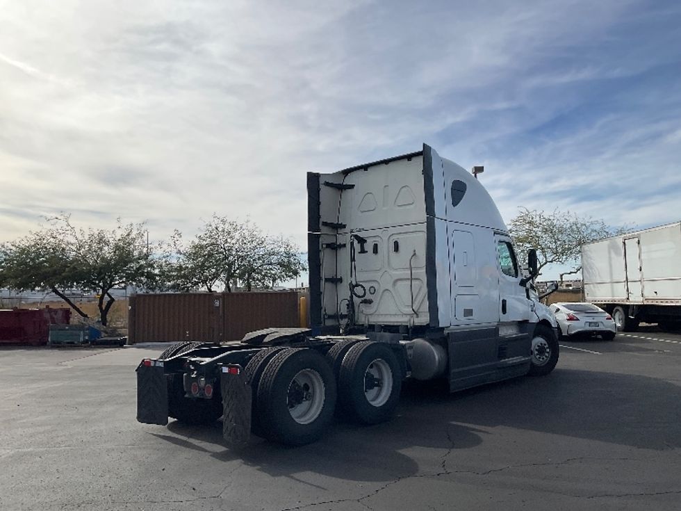 Sleeper Tractor-Heavy Duty Tractors-Freightliner-2023-T12664ST-Phoenix-AZ-658,219\n\t\tmiles-$ 61,000 - Image 7