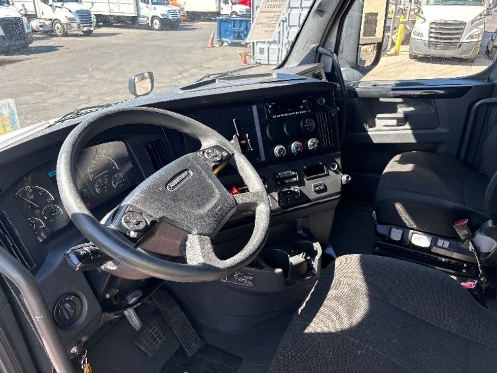 Sleeper Tractor-Heavy Duty Tractors-Freightliner-2023-T12664ST-Phoenix-AZ-665,722\n\t\tmiles-$ 60,250 - Image 10