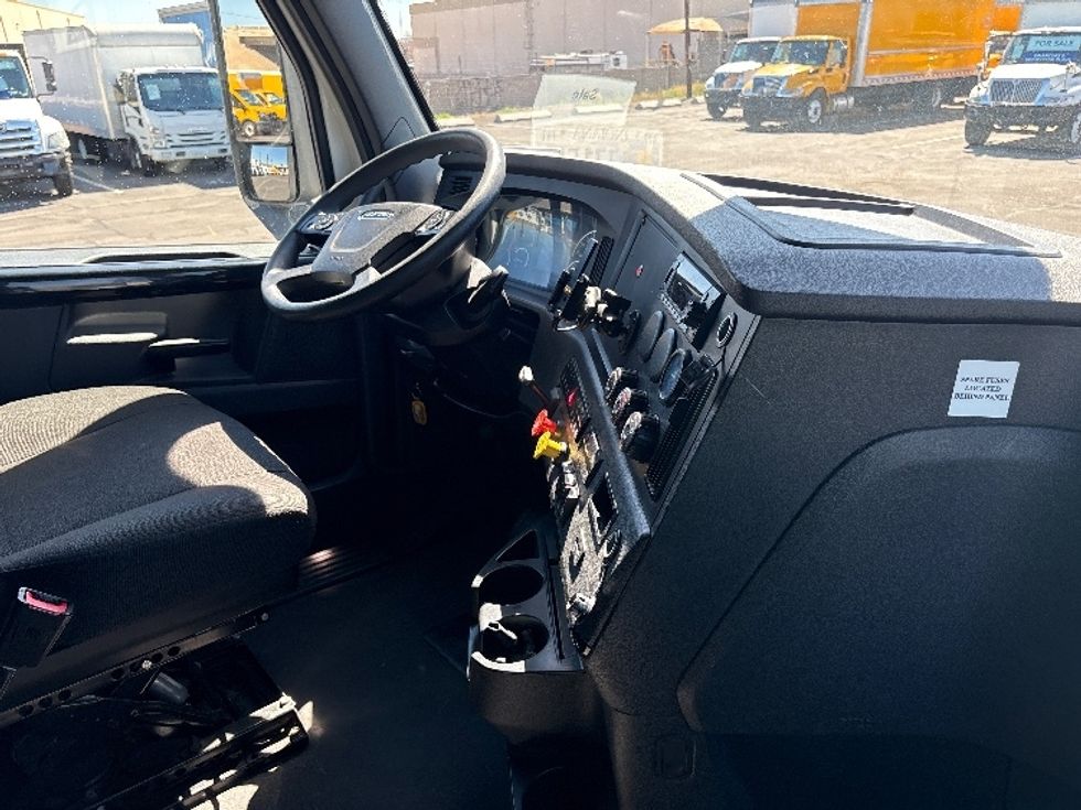 Sleeper Tractor-Heavy Duty Tractors-Freightliner-2023-T12664ST-Phoenix-AZ-665,722\n\t\tmiles-$ 60,250 - Image 15