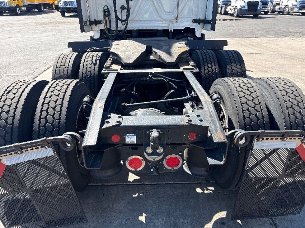 Sleeper Tractor-Heavy Duty Tractors-Freightliner-2023-T12664ST-Phoenix-AZ-665,722\n\t\tmiles-$ 60,250 - Image 6