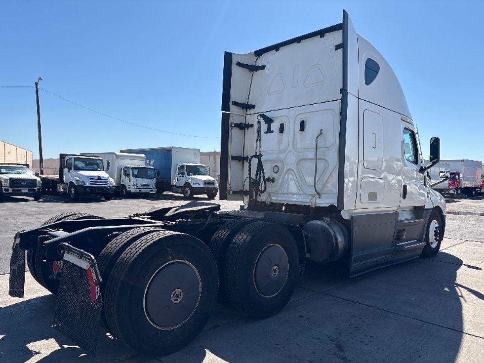 Sleeper Tractor-Heavy Duty Tractors-Freightliner-2023-T12664ST-Phoenix-AZ-665,722\n\t\tmiles-$ 60,250 - Image 7