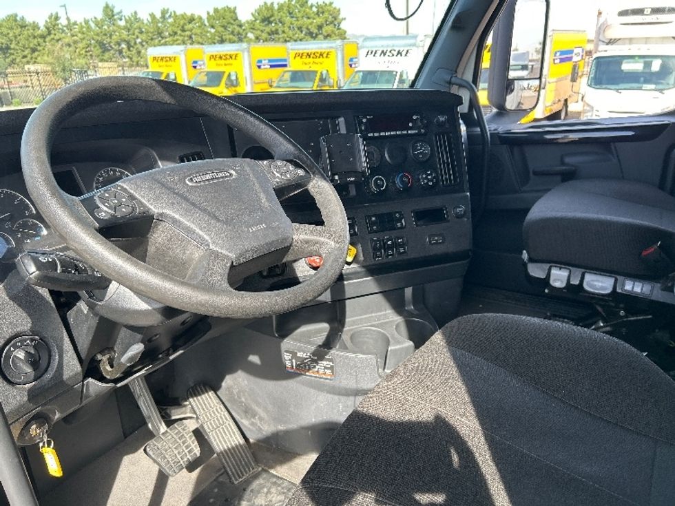 Sleeper Tractor-Heavy Duty Tractors-Freightliner-2023-T12664ST-Phoenix-AZ-748,364\n\t\tmiles-$ 51,750 - Image 10