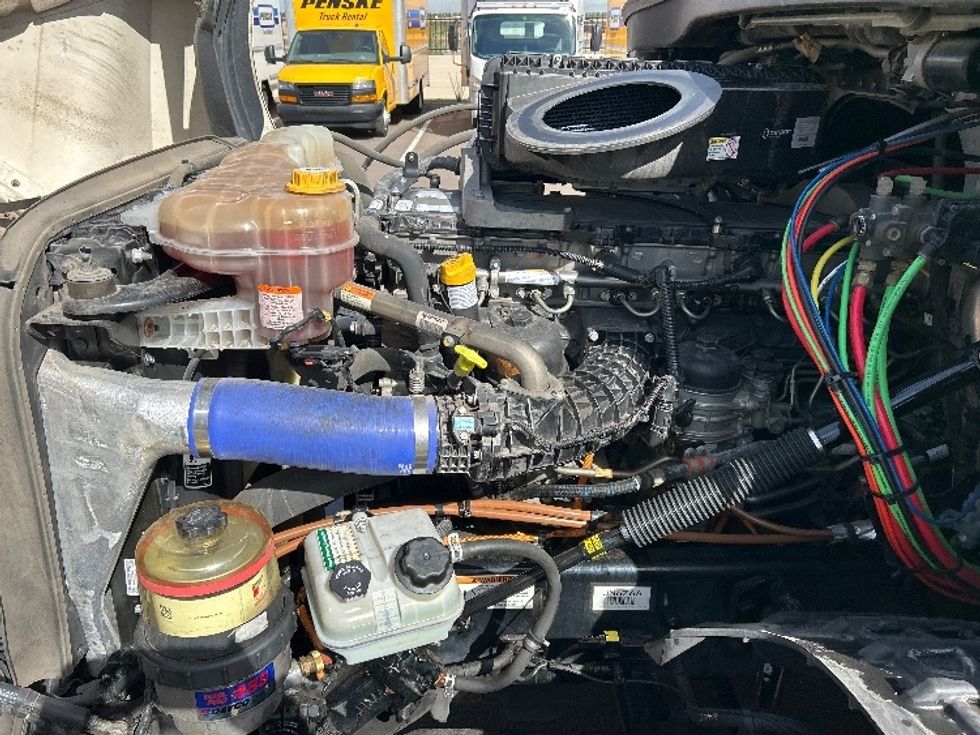 Sleeper Tractor-Heavy Duty Tractors-Freightliner-2023-T12664ST-Phoenix-AZ-748,364\n\t\tmiles-$ 51,750 - Image 21