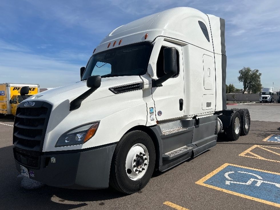 Sleeper Tractor-Heavy Duty Tractors-Freightliner-2023-T12664ST-Phoenix-AZ-748,364\n\t\tmiles-$ 51,750 - Image 3