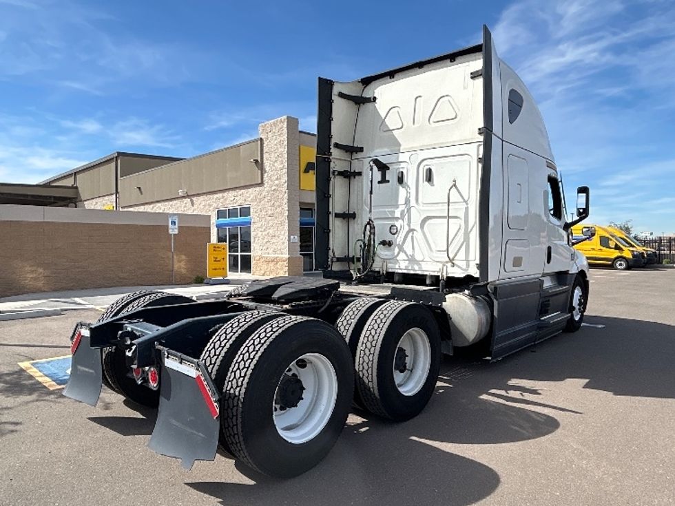 Sleeper Tractor-Heavy Duty Tractors-Freightliner-2023-T12664ST-Phoenix-AZ-748,364\n\t\tmiles-$ 51,750 - Image 7