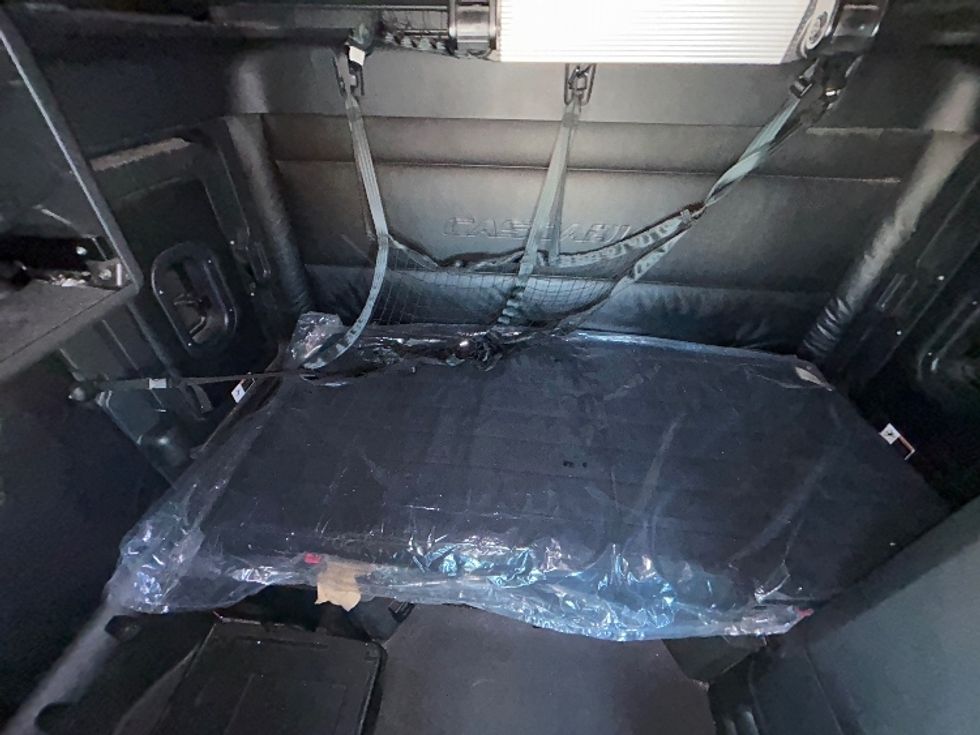 Sleeper Tractor-Heavy Duty Tractors-Freightliner-2023-T12664ST-Phoenix-AZ-751,287\n\t\tmiles-$ 51,250 - Image 17