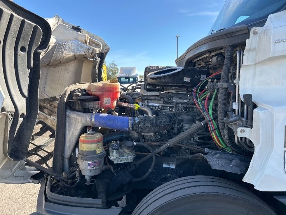 Sleeper Tractor-Heavy Duty Tractors-Freightliner-2023-T12664ST-Phoenix-AZ-751,287\n\t\tmiles-$ 51,250 - Image 21