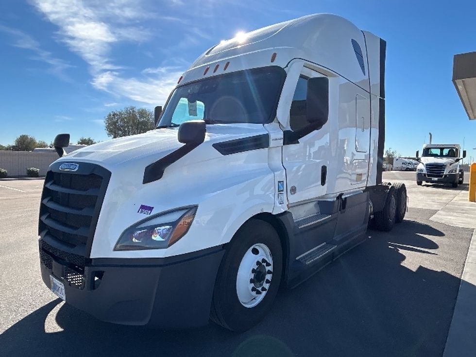 Sleeper Tractor-Heavy Duty Tractors-Freightliner-2023-T12664ST-Phoenix-AZ-751,287\n\t\tmiles-$ 51,250 - Image 3