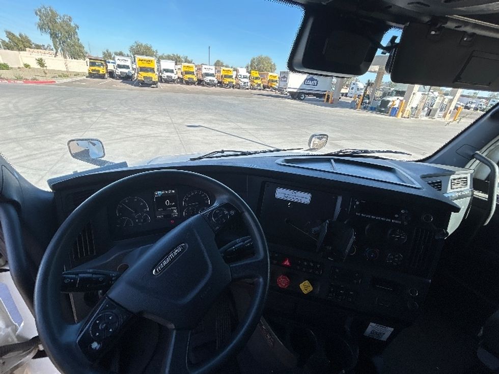 Sleeper Tractor-Heavy Duty Tractors-Freightliner-2023-T12664ST-Phoenix-AZ-761,411\n\t\tmiles-$ 50,250 - Image 11