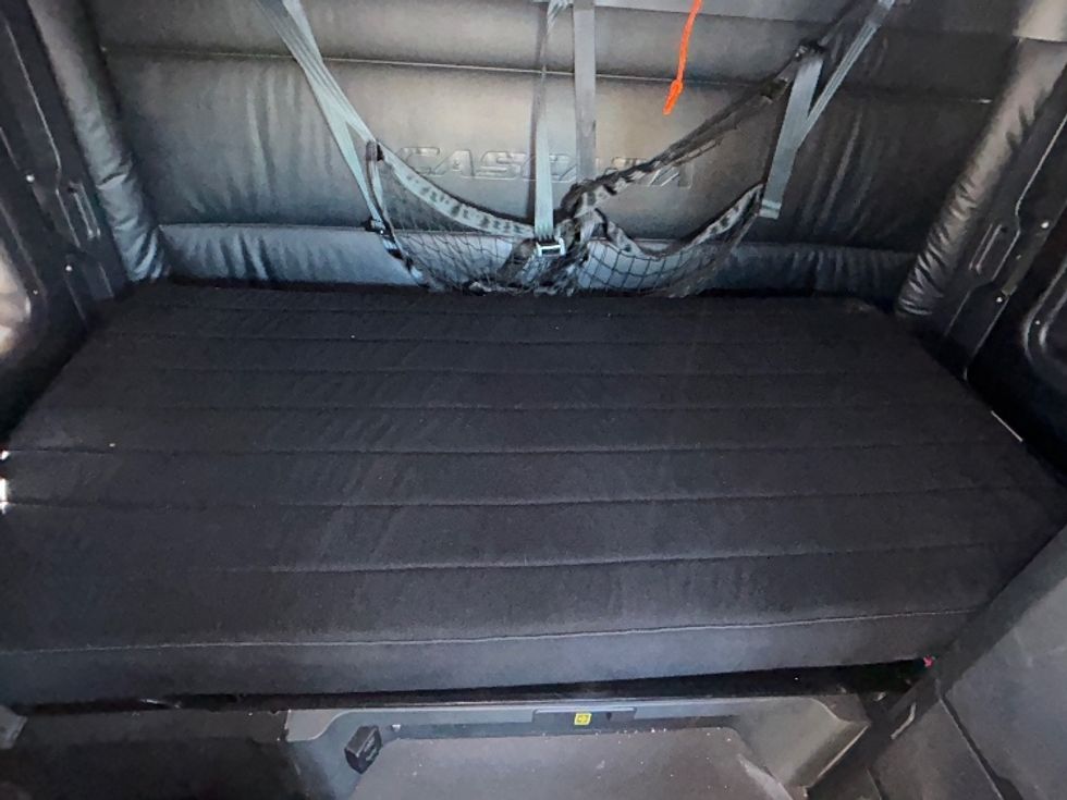 Sleeper Tractor-Heavy Duty Tractors-Freightliner-2023-T12664ST-Phoenix-AZ-761,411\n\t\tmiles-$ 50,250 - Image 17