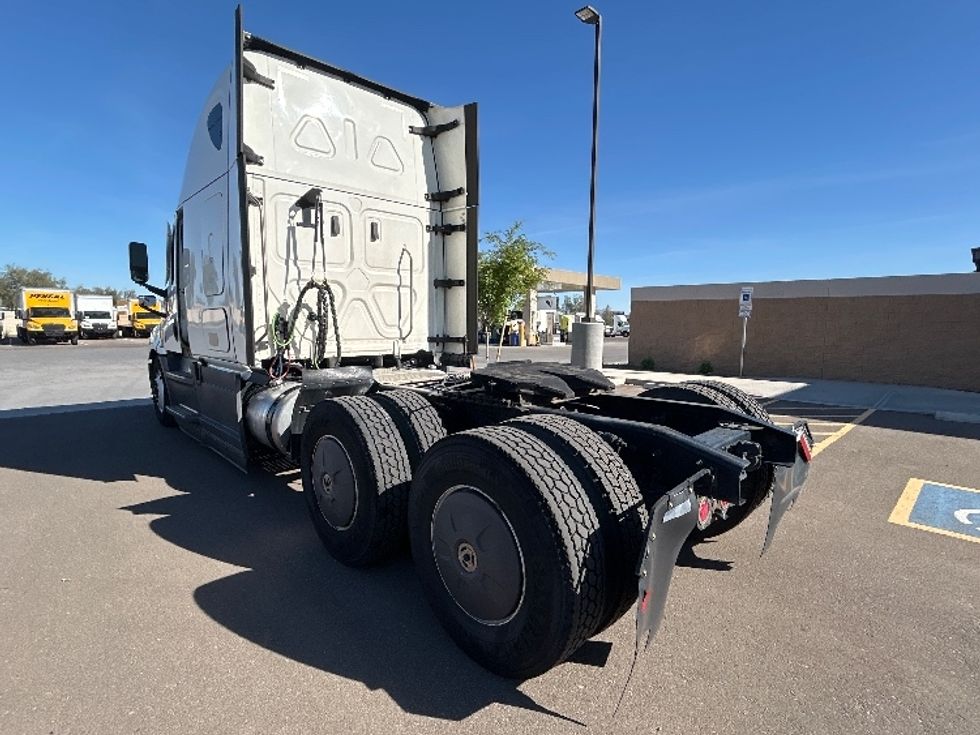 Sleeper Tractor-Heavy Duty Tractors-Freightliner-2023-T12664ST-Phoenix-AZ-761,411\n\t\tmiles-$ 50,250 - Image 5