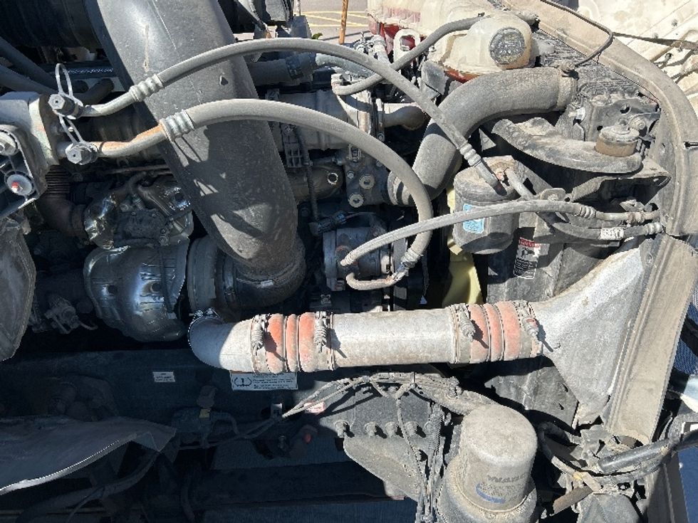 Sleeper Tractor-Heavy Duty Tractors-Freightliner-2023-T12664ST-Phoenix-AZ-881,708\n\t\tmiles-$ 41,500 - Image 20