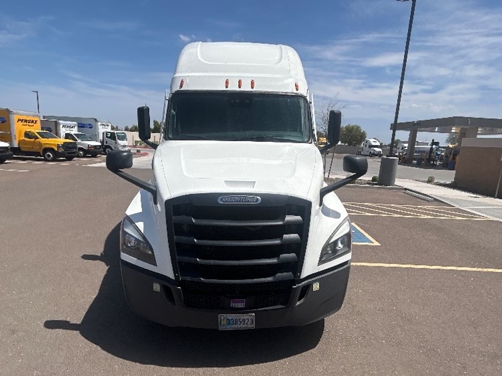 Sleeper Tractor-Heavy Duty Tractors-Freightliner-2023-T12664ST-Phoenix-AZ-929,223\n\t\tmiles-$ 40,750 - Image 2