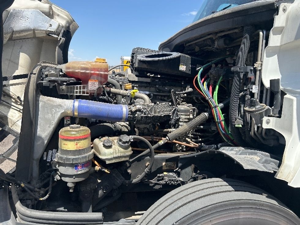 Sleeper Tractor-Heavy Duty Tractors-Freightliner-2023-T12664ST-Phoenix-AZ-929,223\n\t\tmiles-$ 40,750 - Image 21