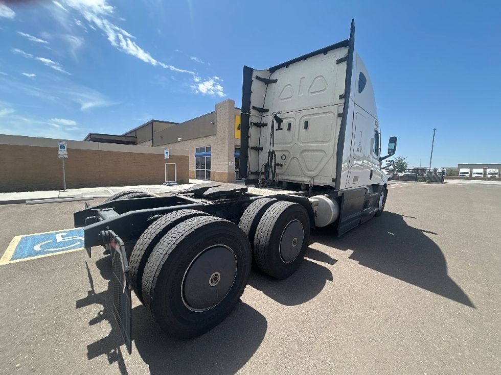 Sleeper Tractor-Heavy Duty Tractors-Freightliner-2023-T12664ST-Phoenix-AZ-929,223\n\t\tmiles-$ 40,750 - Image 7