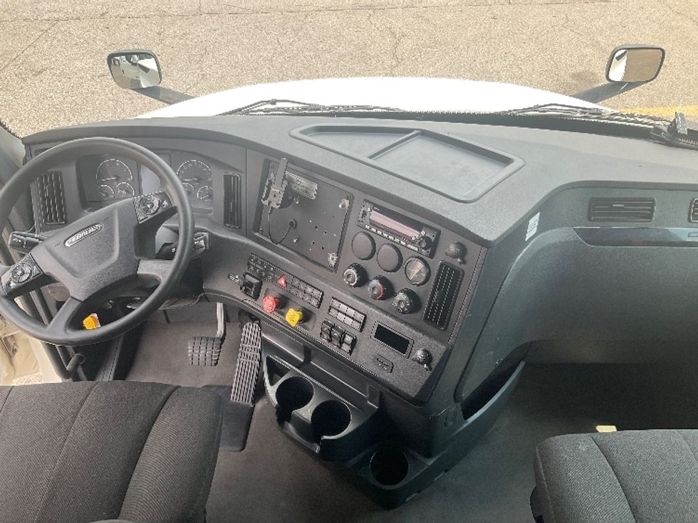 Sleeper Tractor-Heavy Duty Tractors-Freightliner-2023-T12664ST-Piqua-OH-765,392\n\t\tmiles-$ 54,000 - Image 12