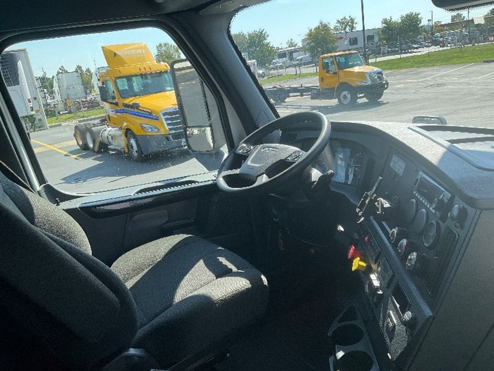Sleeper Tractor-Heavy Duty Tractors-Freightliner-2023-T12664ST-Piqua-OH-768,311\n\t\tmiles-$ 56,250 - Image 15