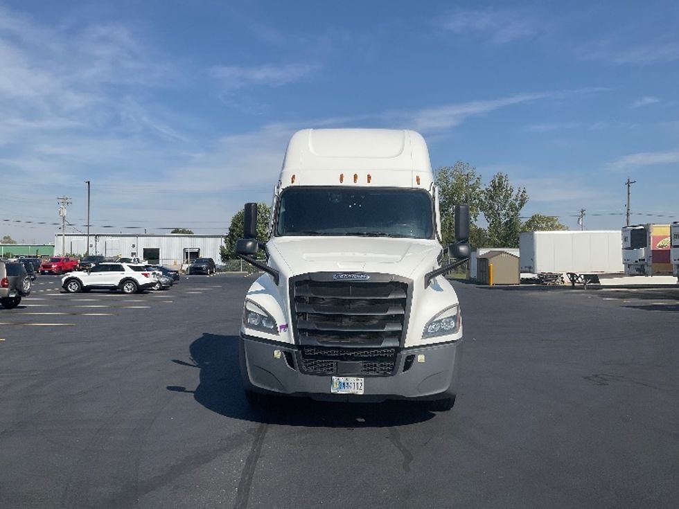 Sleeper Tractor-Heavy Duty Tractors-Freightliner-2023-T12664ST-Piqua-OH-768,311\n\t\tmiles-$ 56,250 - Image 2