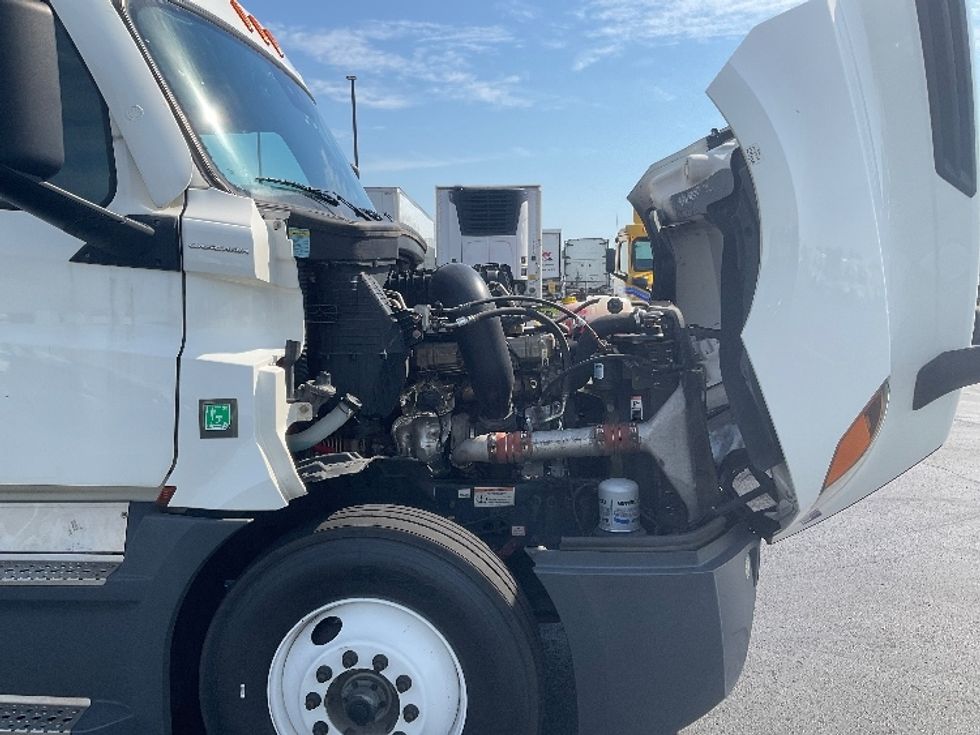 Sleeper Tractor-Heavy Duty Tractors-Freightliner-2023-T12664ST-Piqua-OH-768,311\n\t\tmiles-$ 56,250 - Image 20