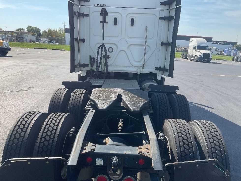 Sleeper Tractor-Heavy Duty Tractors-Freightliner-2023-T12664ST-Piqua-OH-768,311\n\t\tmiles-$ 56,250 - Image 6